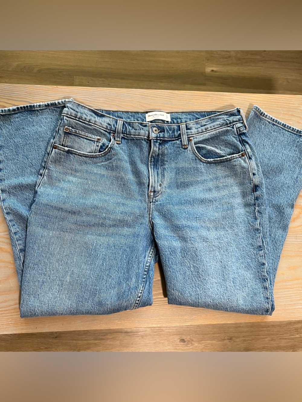 Abercrombie and Fitch The Straight Mid Rise Jean Curve Love size 32 short
